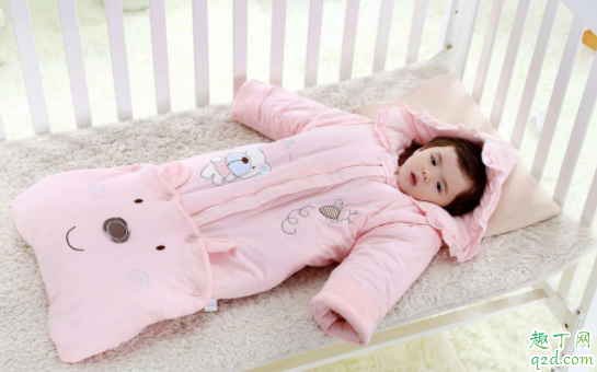 40多天的寶寶睡覺動來動去是缺鈣嗎 寶寶睡覺手舞足蹈正常嗎2