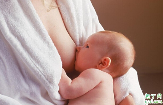 新生兒什么時候戒奶睡最好 新生兒哪種奶睡需要戒1